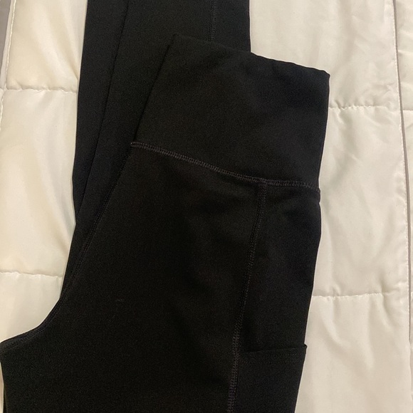 American Eagle leggings with pockets - Picture 2 of 2